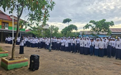 ​Semangat Baru! MTs Al Ikhlas Gelar Apel Pagi Sambut Hari Pertama Semester Genap